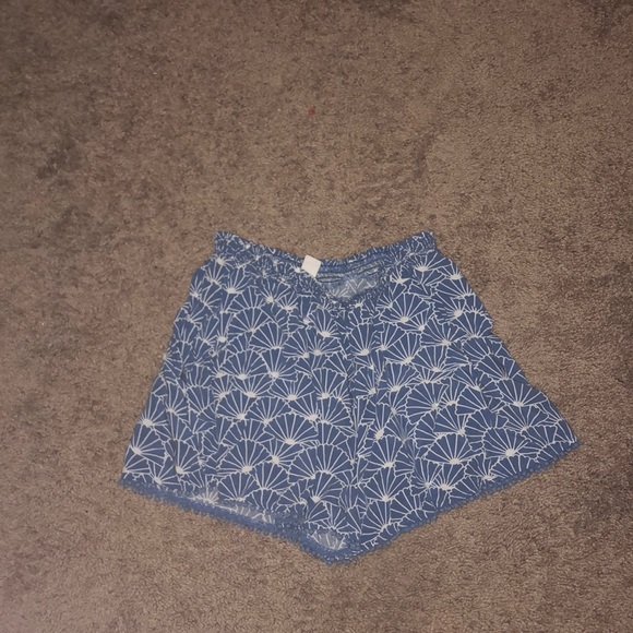 Blue flowy short shorts. - Picture 4 of 4